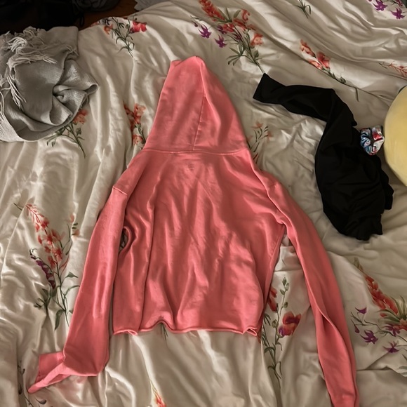 Pink Paris sweater - Picture 2 of 4